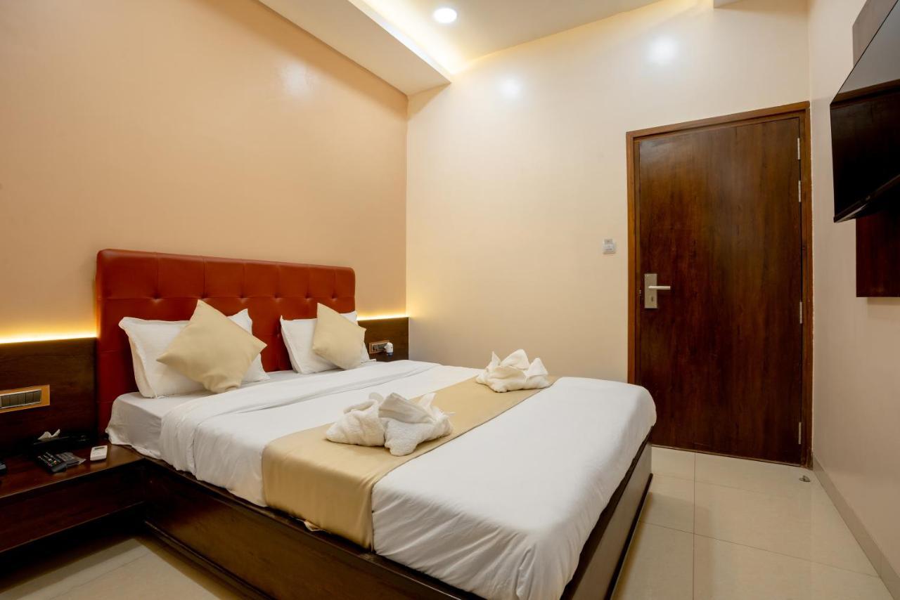 Hotel Empire - Near Mumbai International Airport Екстериор снимка