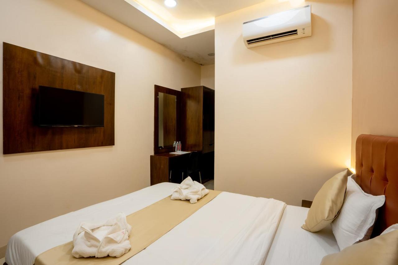 Hotel Empire - Near Mumbai International Airport Екстериор снимка